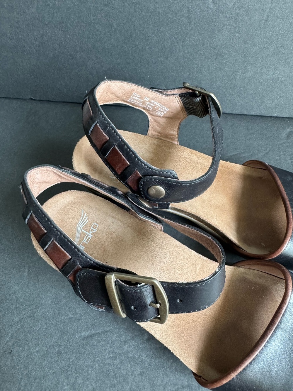 Dansko Debby Sandals Black Brown Leather Block Heel Buckle Strap Womens 38 - Picture 7 of 12